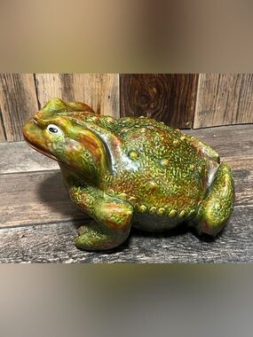 Glossy Green Ceramic Toad Accent Figurine, Vintage Arnel’s dated 1973
